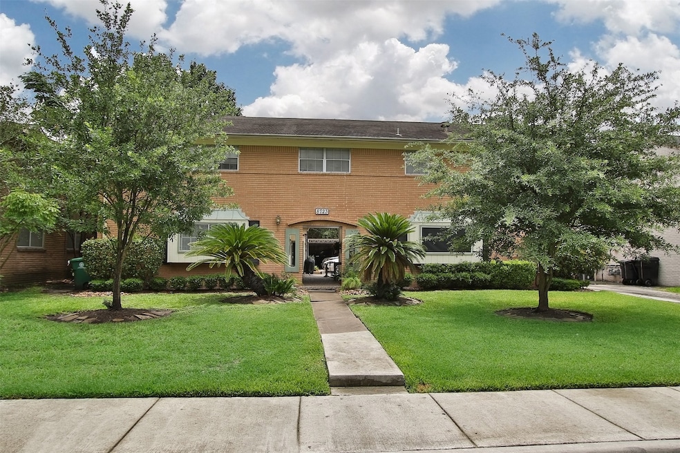 8723 Ilona Ln unit 6, Houston, TX 77025 - photo 1