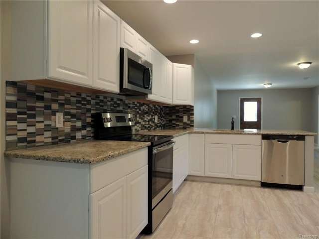 3101 Merwood Dr, Mount Morris, MI 48458 - photo 1