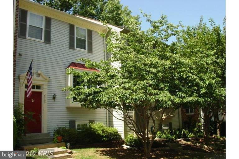 2989 Mission Square Dr, Fairfax, VA 22031 - photo 1