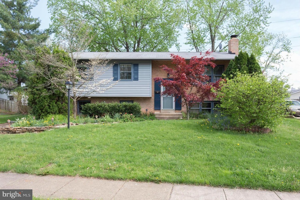 9523 Bonair Dr, Manassas, VA 20109 - photo 1