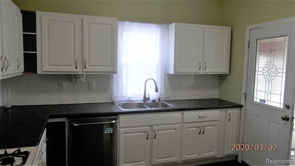 1124 Griswold St, Port Huron, MI 48060 - photo 1