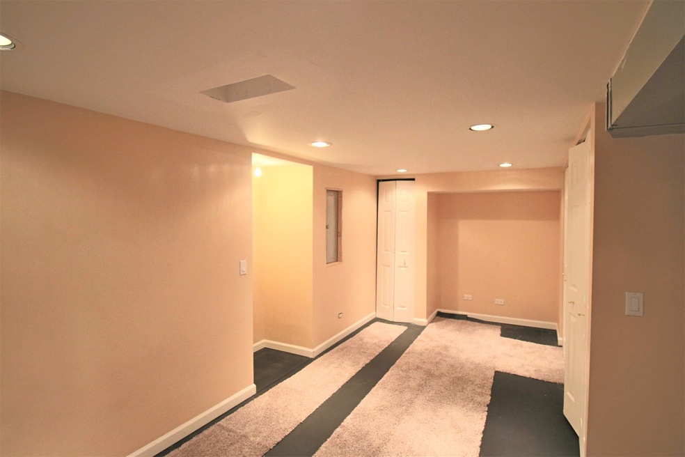 4804 Daggets Ct, Naperville, IL 60564 - photo 1