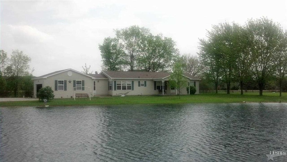 14915 Lafayette Center Rd, Roanoke, IN 46783 - photo 1