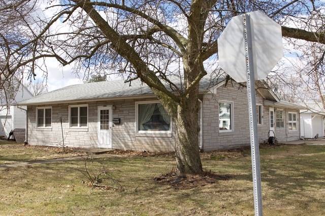 426 N Randolph St, Princeton, IL 61356 - photo 1