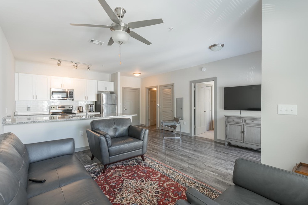 782_Riverfront_Pkwy_10