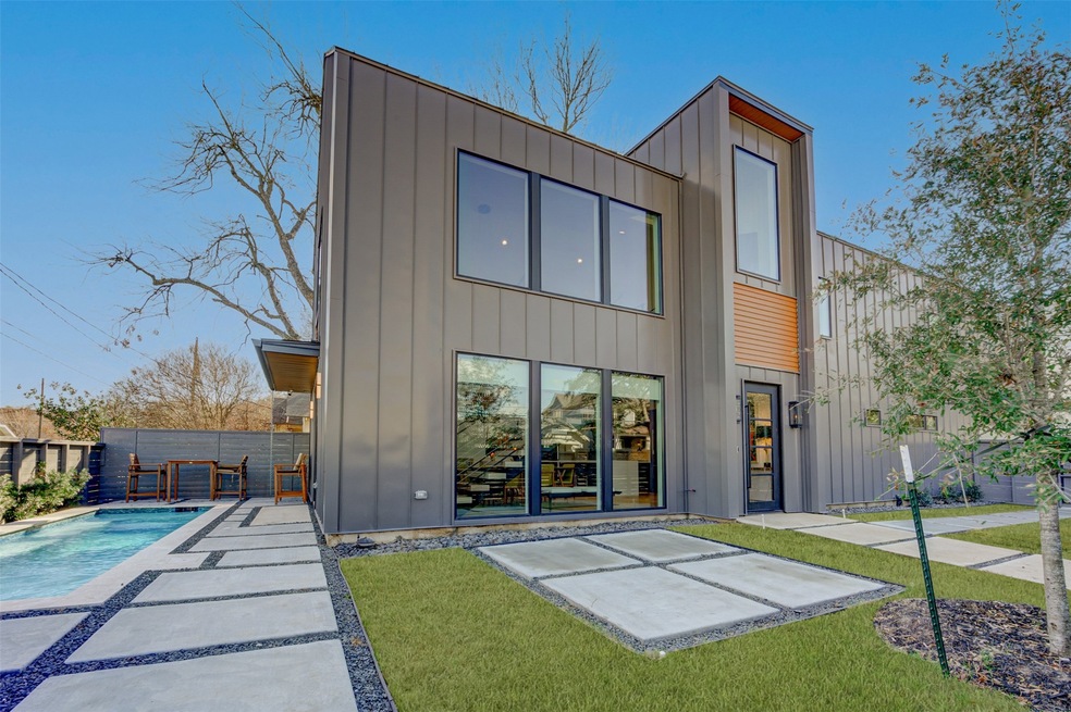 730 E 19th St, Houston, TX 77008 - photo 1