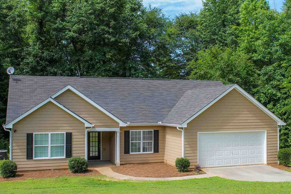 1050 Oak Hill Ln, Madison, GA 30650 - photo 1