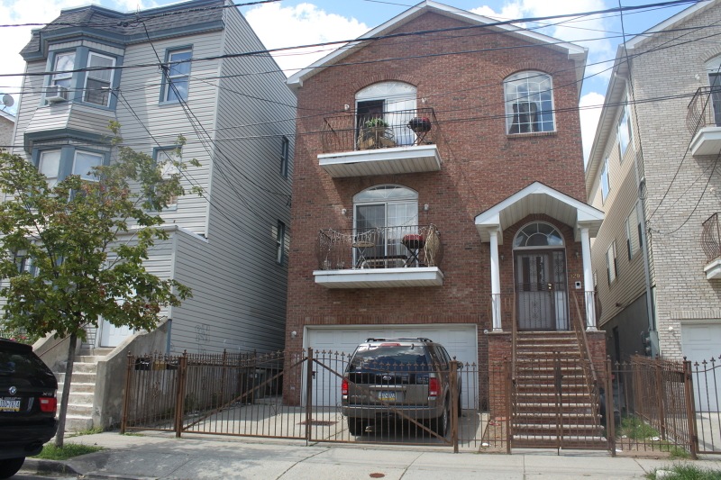 120 2nd St, Newark, NJ 07107 - photo 1