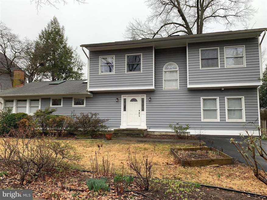 7512 Arden Rd, Cabin John, MD 20818 - photo 1