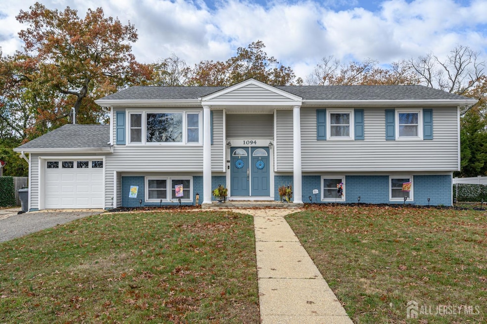 1094 June Ct, Toms River, NJ 08753 - photo 1