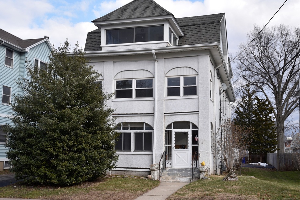 214 Quaker Ln S, West Hartford, CT 06119 - photo 1