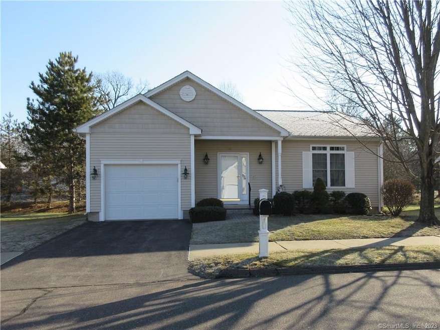 24 Quail Hollow unit 24, Enfield, CT 06082 - photo 1