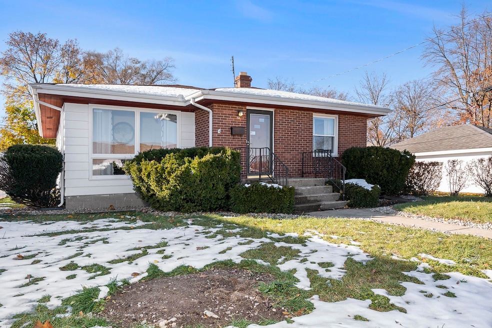 211 Hodson Ave, Mishawaka, IN 46544 - photo 1