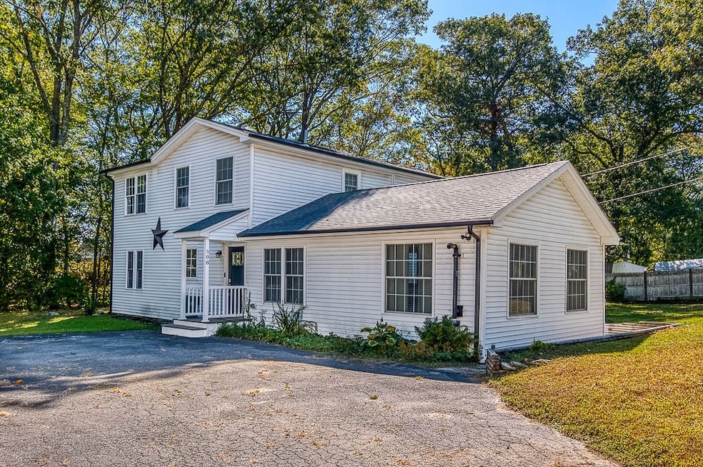 508 Jillson Ave, Woonsocket, RI 02895 - photo 1