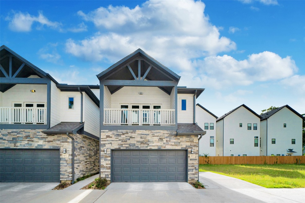 845 Fisher St unit C, Houston, TX 77018 - photo 1