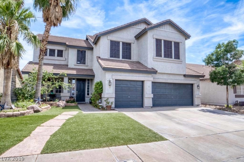 Specious 3089 sqft 5 bedroom 4 bath pool & spa hom
