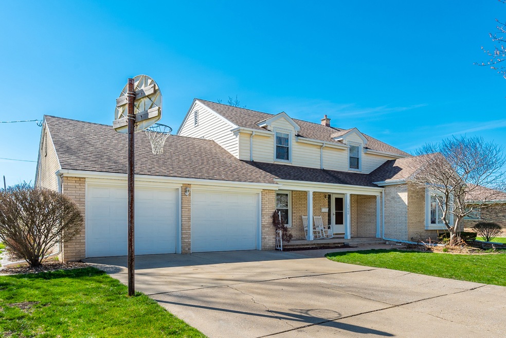 17600 Maple St, Lansing, IL 60438 - photo 1