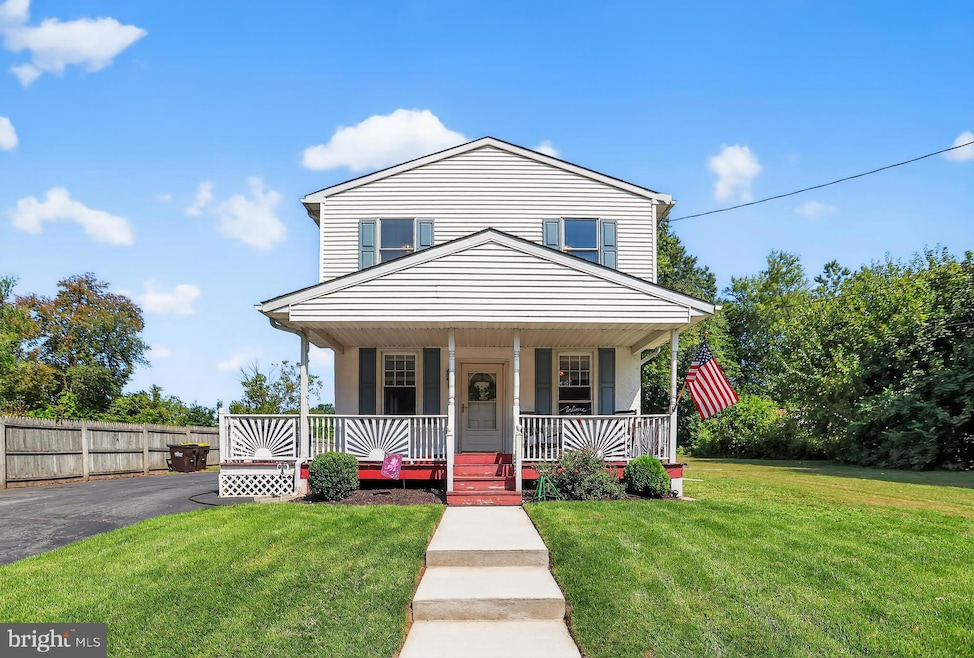 1079 Riverside Dr, Pottstown, PA 19465 - photo 1