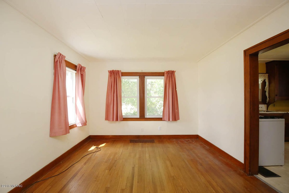 1825 Leonard St NE, Grand Rapids, MI 49505 - photo 1