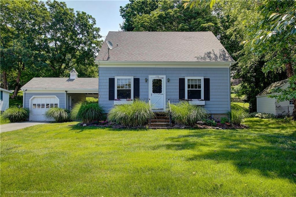 1722 Main Rd, Tiverton, RI 02878 - photo 1