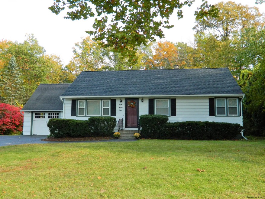 828 Whitney Dr, Schenectady, NY 12309 - photo 1