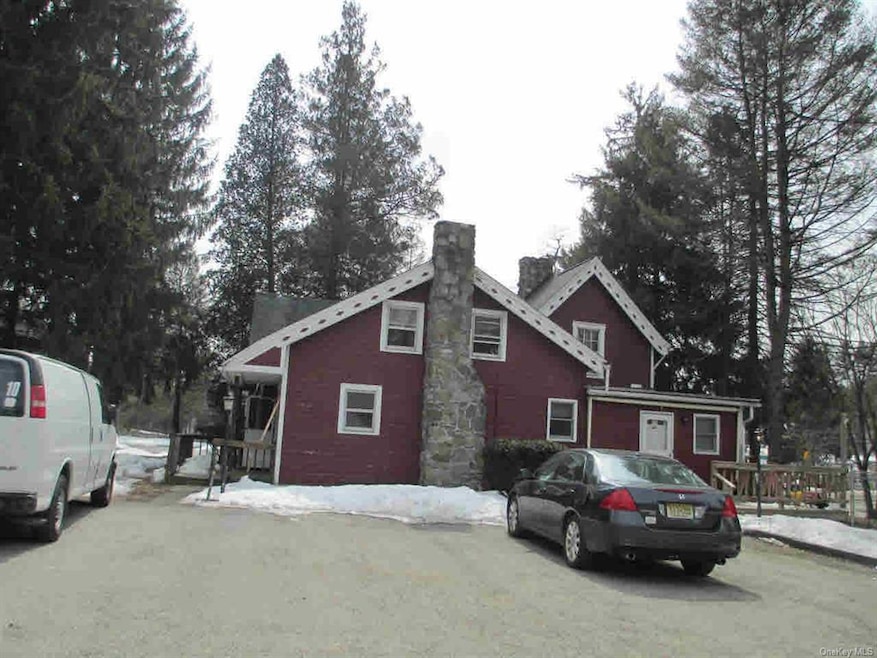 1105 Dutchess Turnpike unit 1, Poughkeepsie, NY 12603 - photo 1