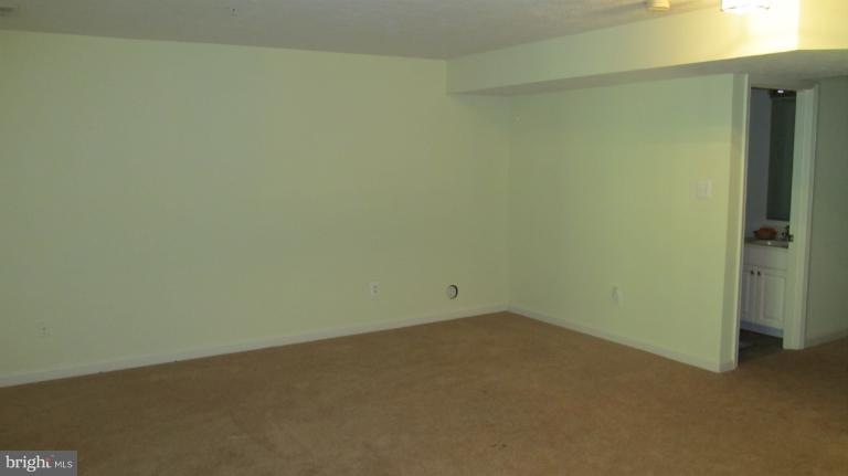 11817 Hunters Run Dr, Cockeysville, MD 21030 - photo 1