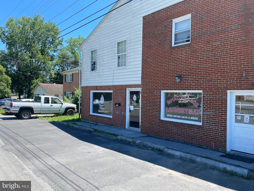 650 W 11th St unit F, Front Royal, VA 22630 - photo 1