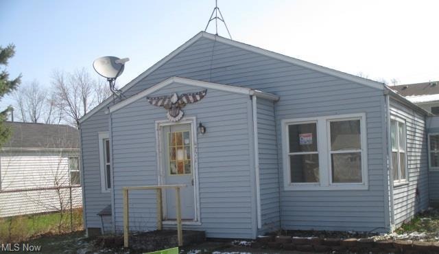 771 Kenilworth Ave, Sheffield Lake, OH 44054 - photo 1