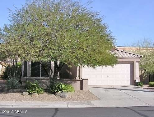 GREAT LOCATION W/EASY FREEWAY ACCESS