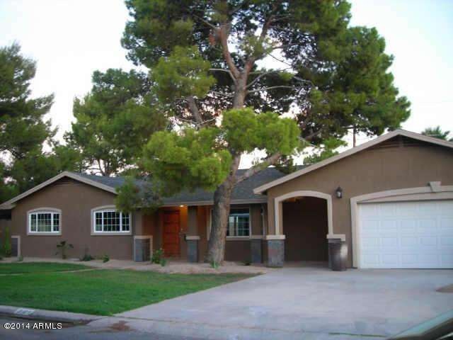 3109 E Roma Ave front