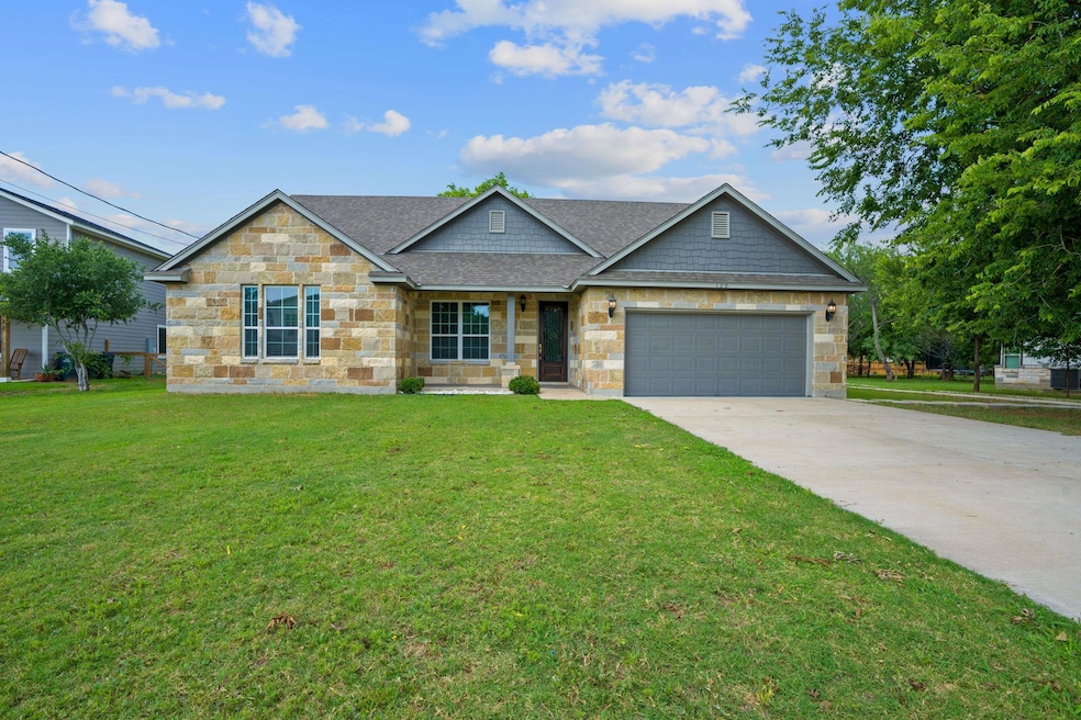 130 Koele Ct, Bastrop, TX 78602 - photo 1