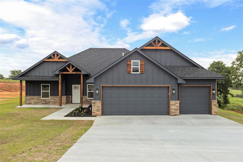 3000 Road Runner Ct, Guthrie, OK 73044 - photo 1