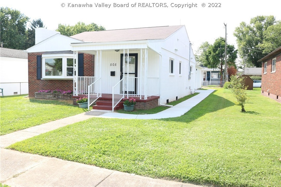 505 24th St, Dunbar, WV 25064 - photo 1