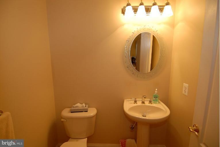 25675 Tremaine Terrace, Chantilly, VA 20152 - photo 1