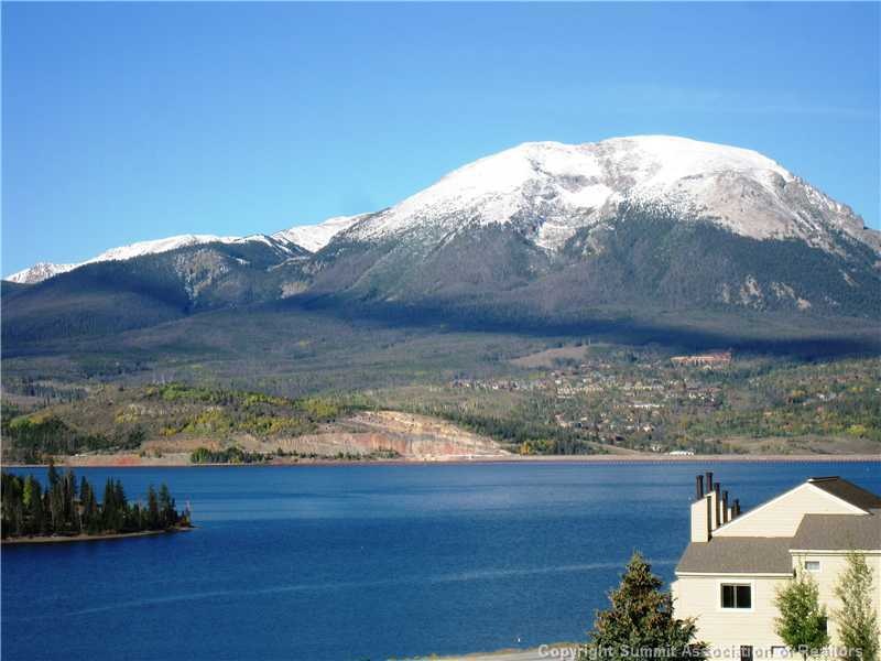 View. What a clear view of Buffalo Mountain from t
