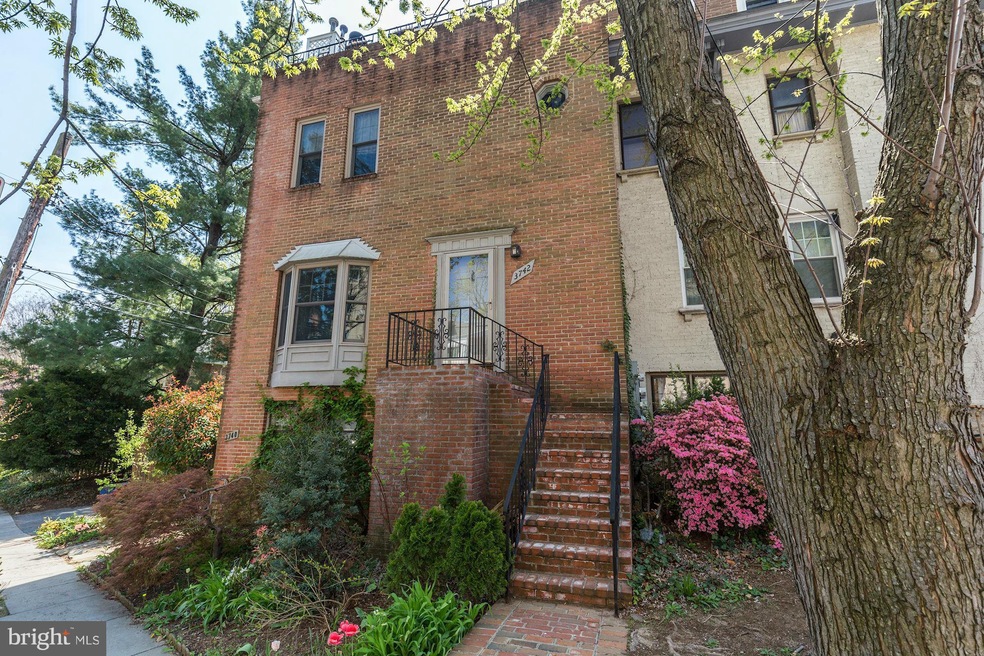 5311 Connecticut Ave NW unit 6, Washington, DC 20015 - photo 1