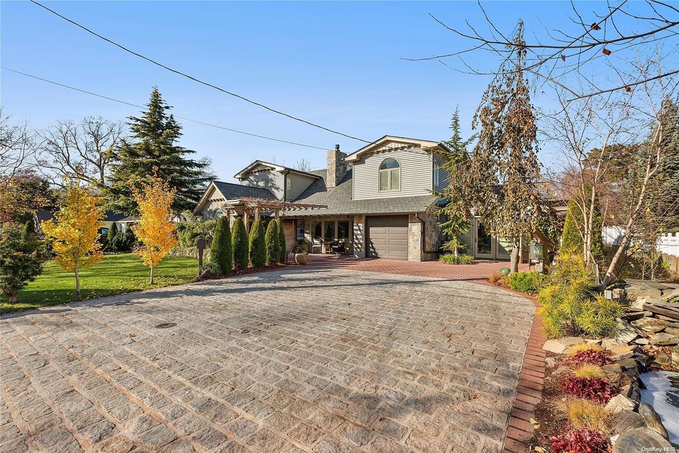 Sold $1,550,000 • Co-Listing Agent