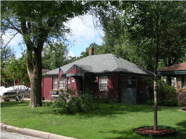 Full Brick Ranch * Shows Very Well * Mature Trees 