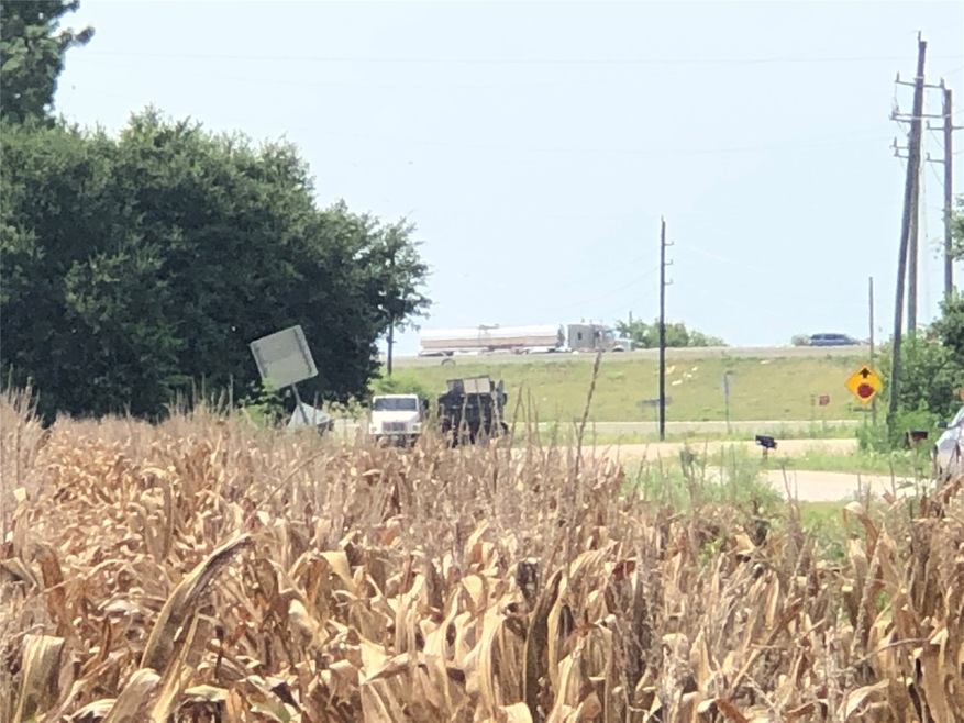 546 Fm 360 Rd, Beasley, TX 77417 - photo 1