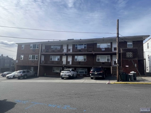 206 Riverview Place unit 4, Cliffside Park, NJ 07010 - photo 1