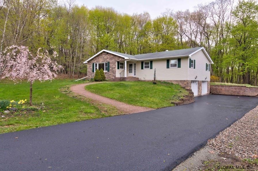 18 Oxford Cir, Troy, NY 12180 - photo 1