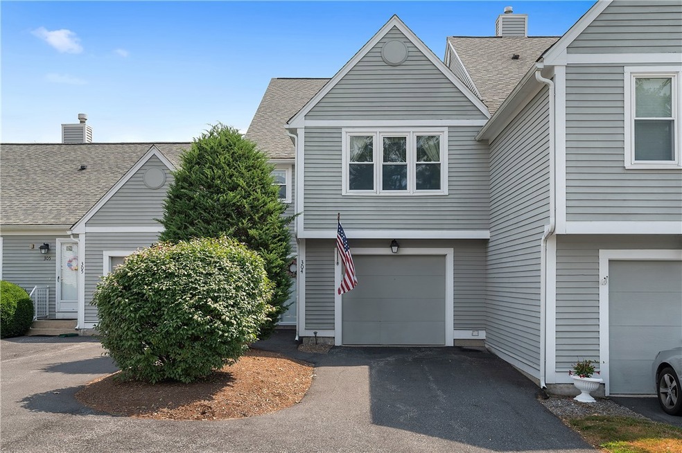 304 Brookhaven Ln unit 304, Woonsocket, RI 02895 - photo 1