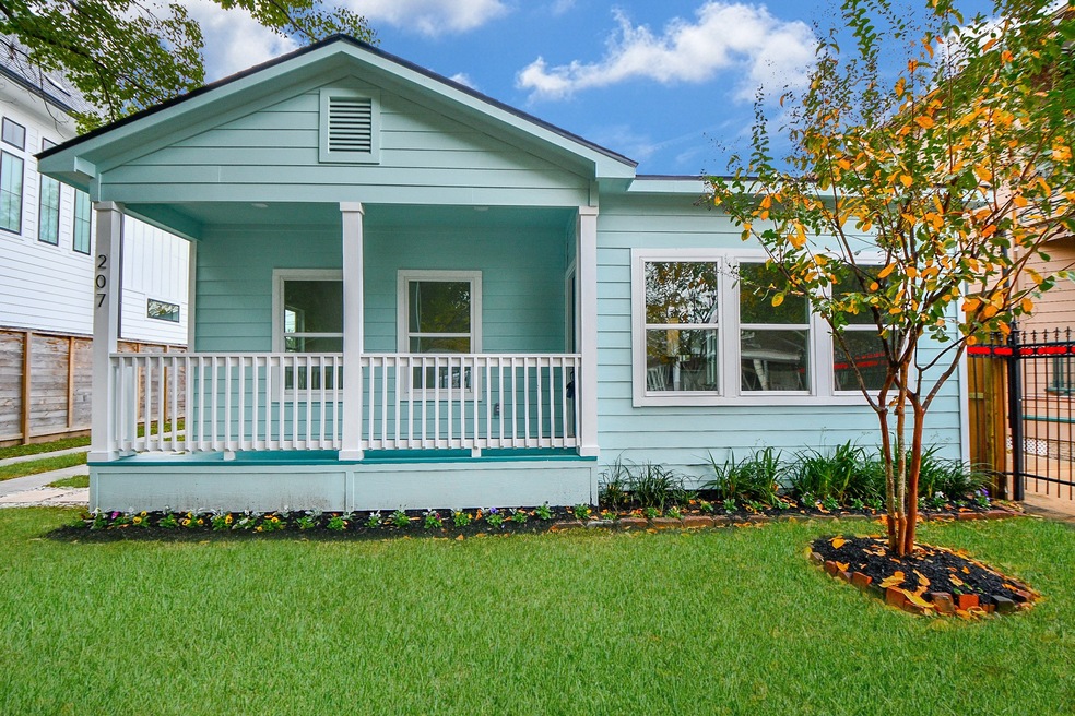207 Tabor St, Houston, TX 77009 - photo 1