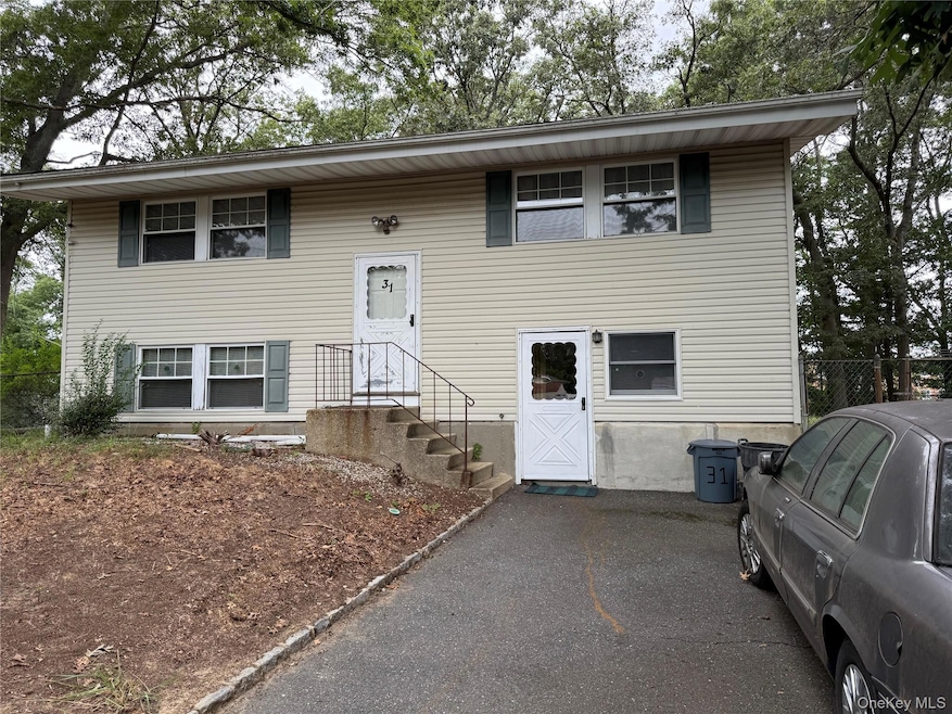 31 Cabin Ln, East Setauket, NY 11733 - photo 1