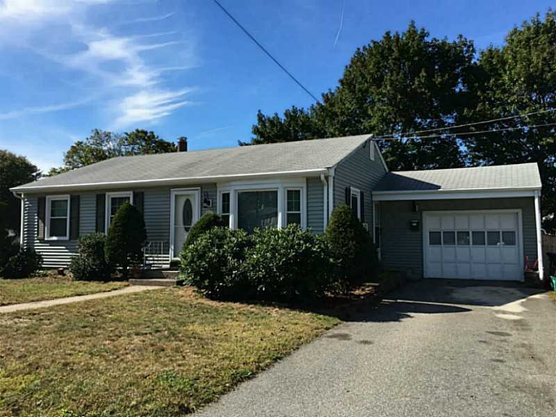 106 Halsey Rd, Woonsocket, RI 02895 - photo 1