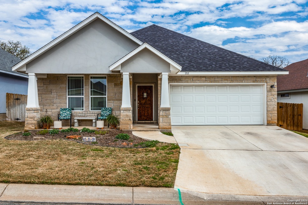 212 Winston Dr, Fredericksburg, TX 78624 - photo 1