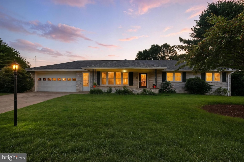 Pending $374,900 • Co-Listing Agent