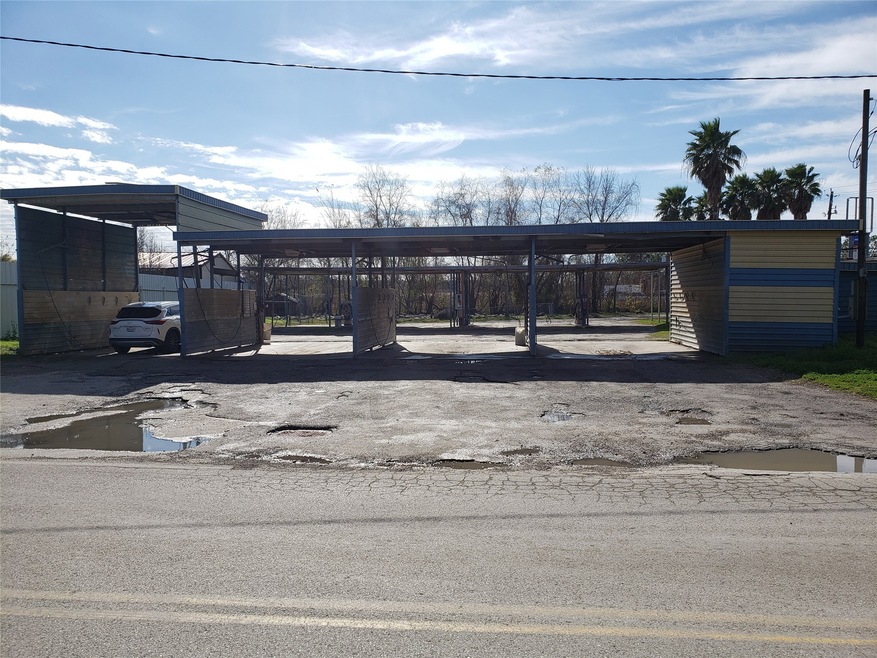 2006 Hartwick Rd, Houston, TX 77093 - photo 1