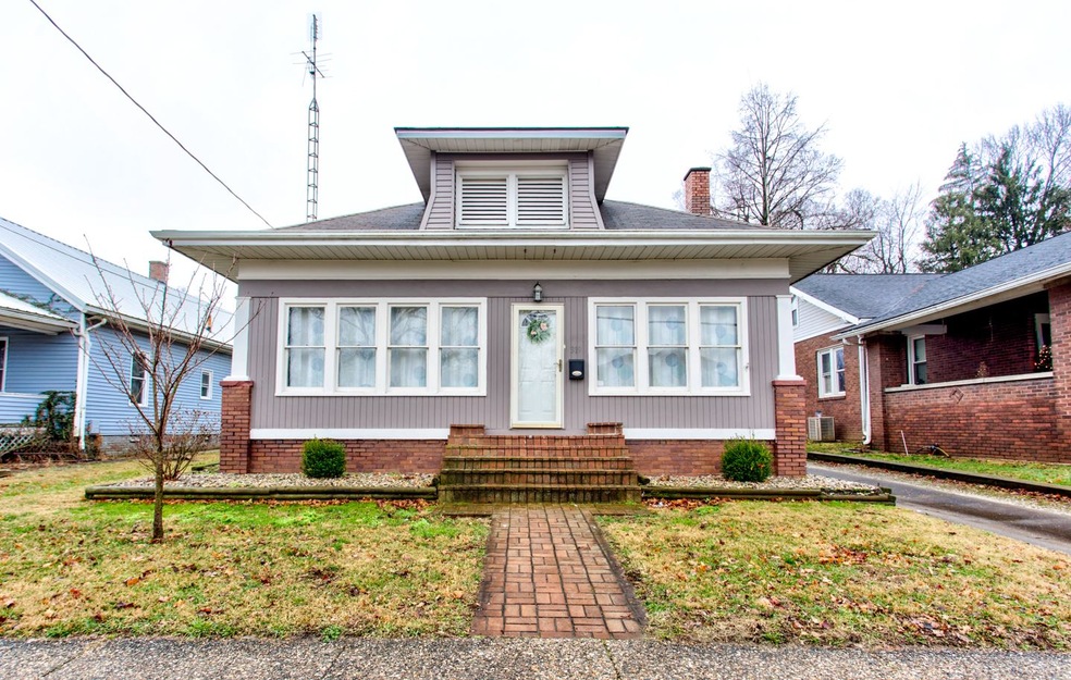 319 W Spruce St, Princeton, IN 47670 - photo 1